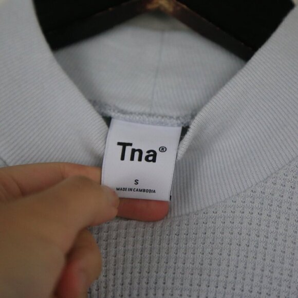 Aritzia Tna Cropped Grey Mock Neck Pullover Thermal Top Size Small - Picture 4 of 7